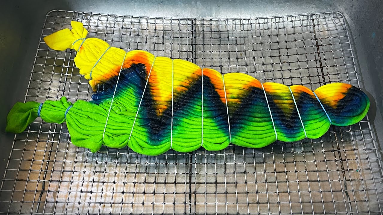 Tie Dye Pattern #525 - Diagonal Wig-Wag T-Shirt Tutorial (Liquid Dye)
