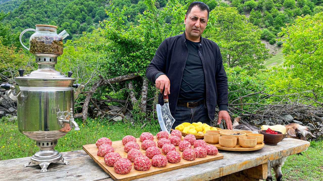 The best homemade Meat Balls | How to cook Dinner for the WHOLE Village
