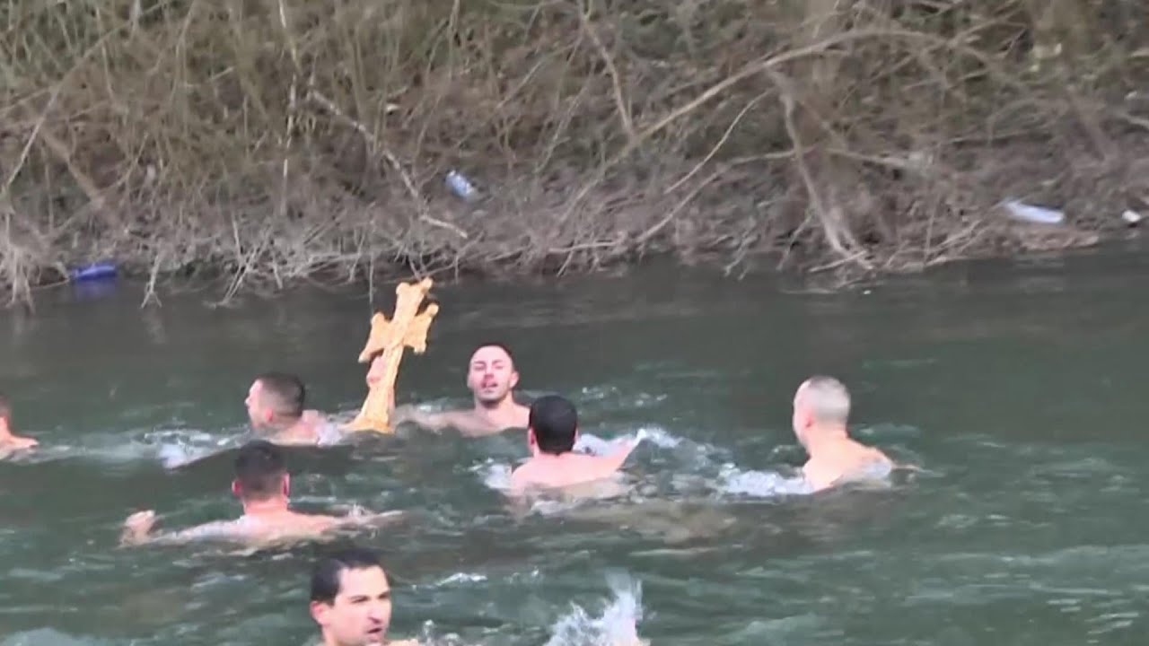 Снага вере и традиције – Пливање за Часни крст, Манасија