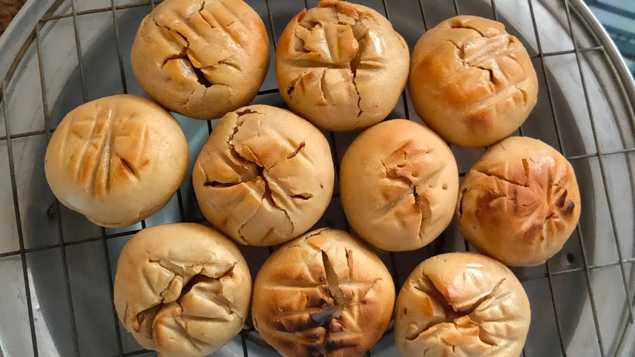 Rodge / रोडगे ( भाजलेली बट्टी )