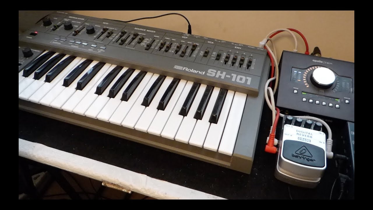 Roland SH101 & Behringer DR600 Digital Reverb