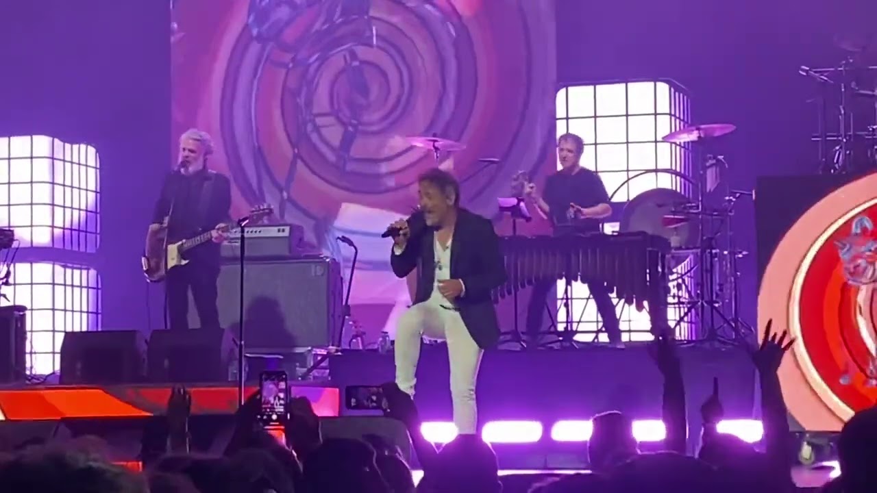 Love of Lesbian - Ni&ntilde;a Imantada @ Coliseum Coru&ntilde;a