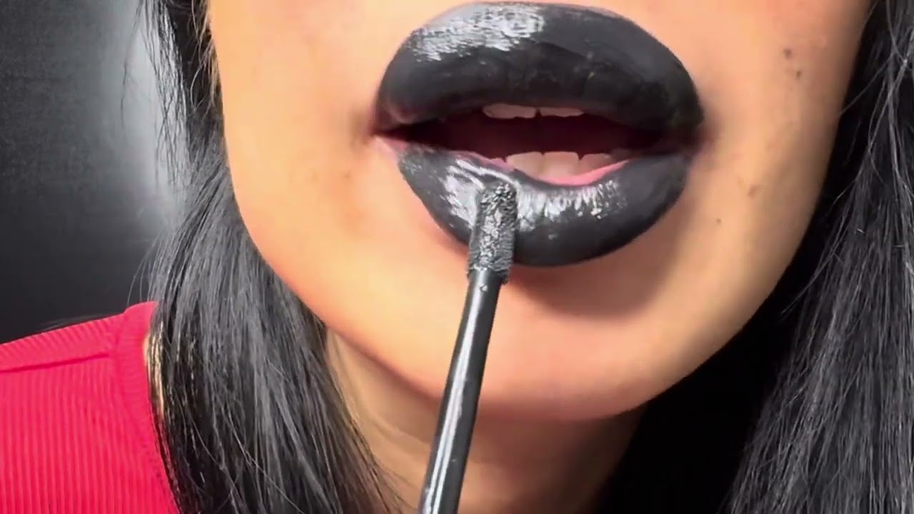ASMR 50 layers of lipstick and a lot of 💋