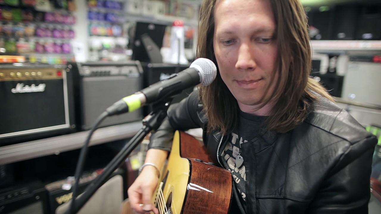 Peter Cmorik – Tulák [LIVE SESSIONS by MELODYSHOP]