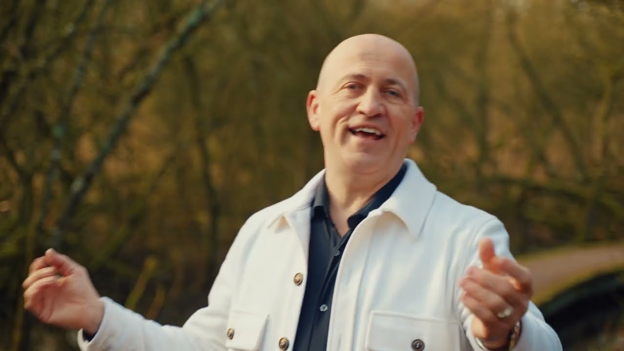 William Burg - Huilen Doe Ik Wel Alleen (officiële videoclip)