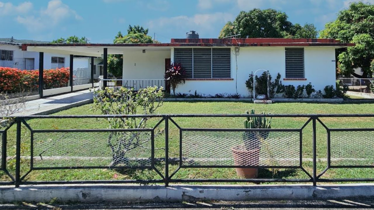 Fixer Upper 3 Bedroom 1 Bathroom House for sale at Lily Way, Mona Heights, Kingston 6, Jamaica