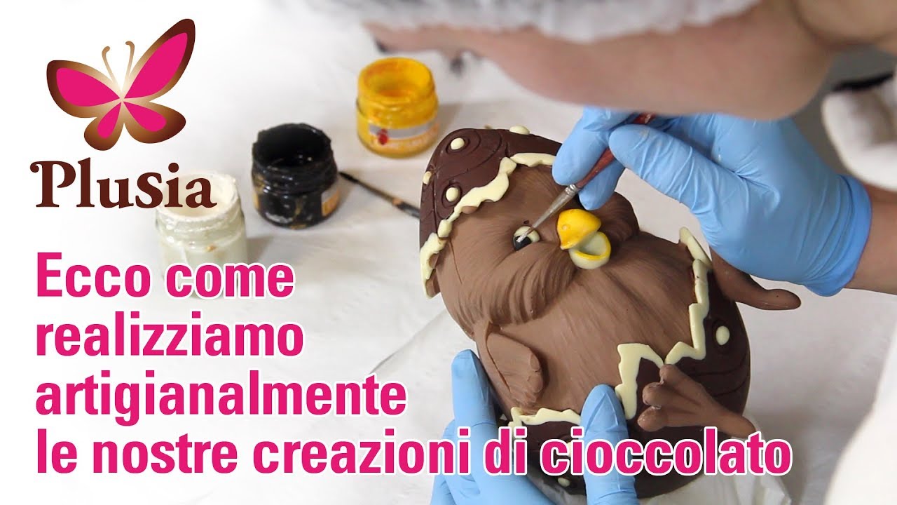 Come realizziamo artigianalmente le uova di cioccolato e gli altri soggetti pasquali