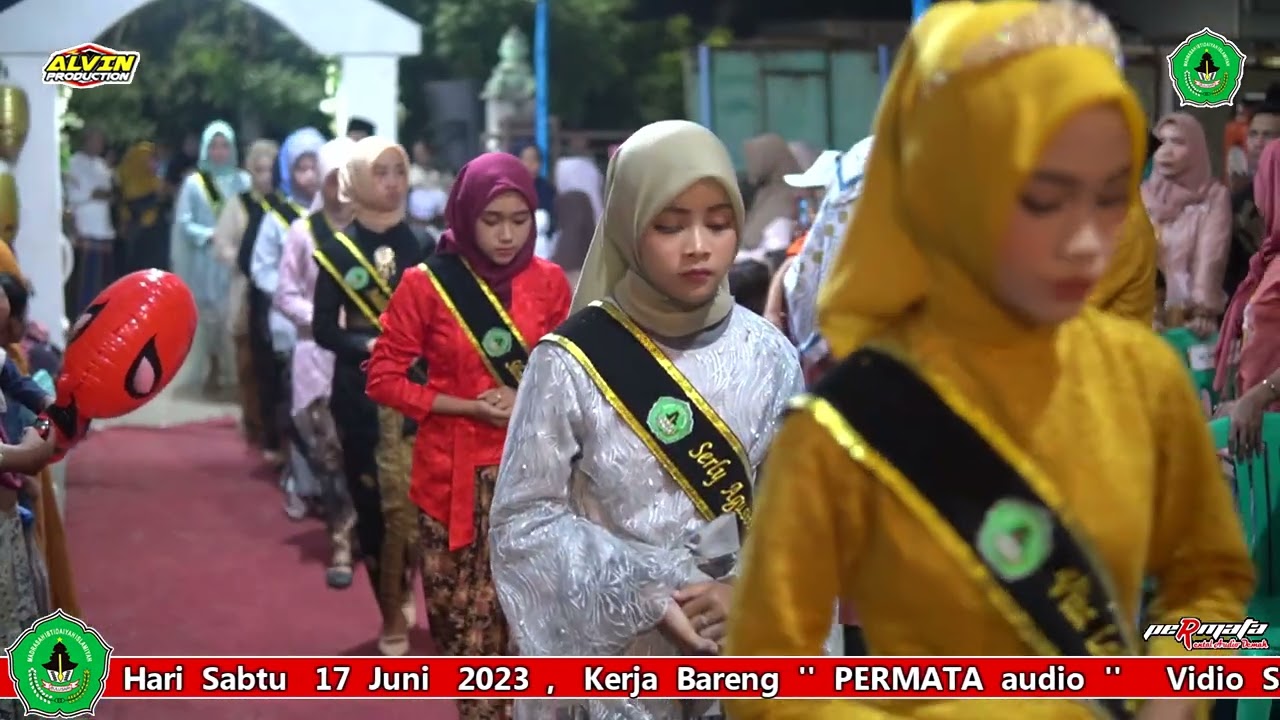 LAGU MASUK WISUDA KEREN & MENYENTUH