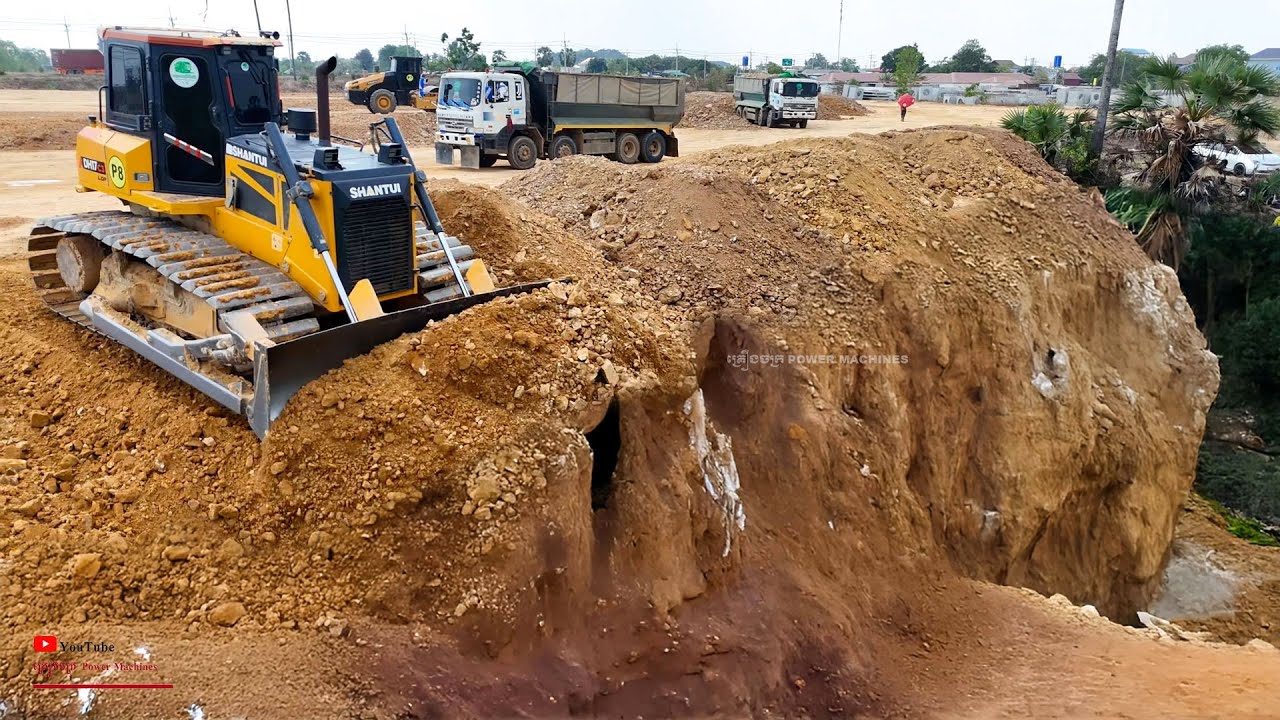 Activity Extreme!! Smooth Operator At Job Project Landfill With Skills Dozer & Dumper 25T Work Fill