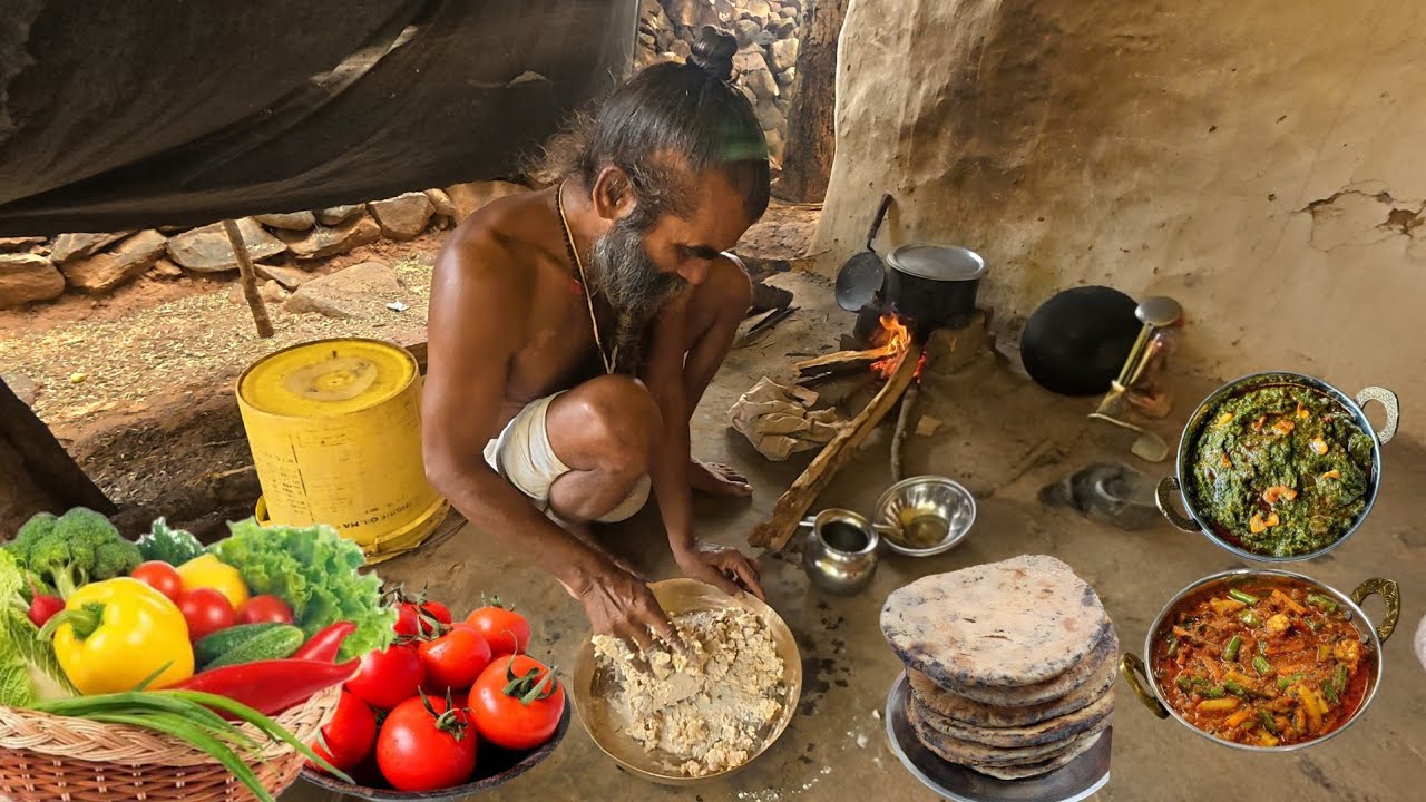 Chitrakoot नागा संत जी की कुटिया में दिव्या प्रसादी//पर्ण  कुटी में वर्षों से कर रहे तपस्या