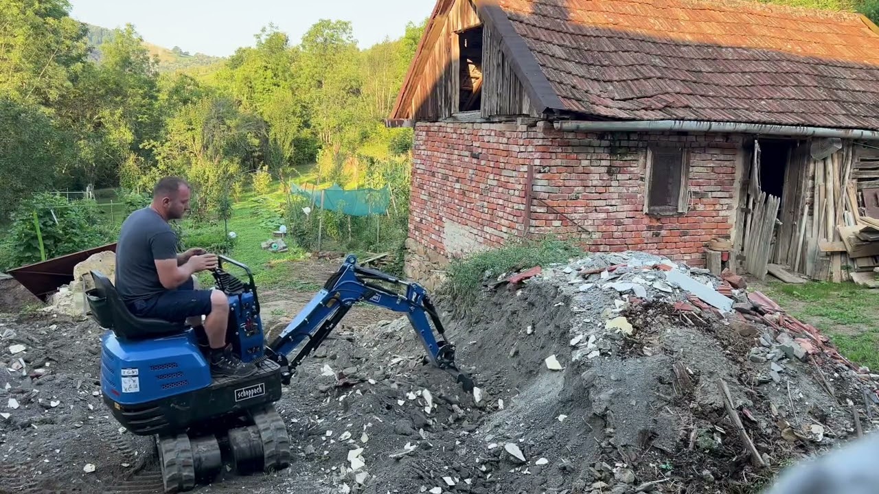 „Scheppach Minibagger im Einsatz – Graben und Hofgestaltung”