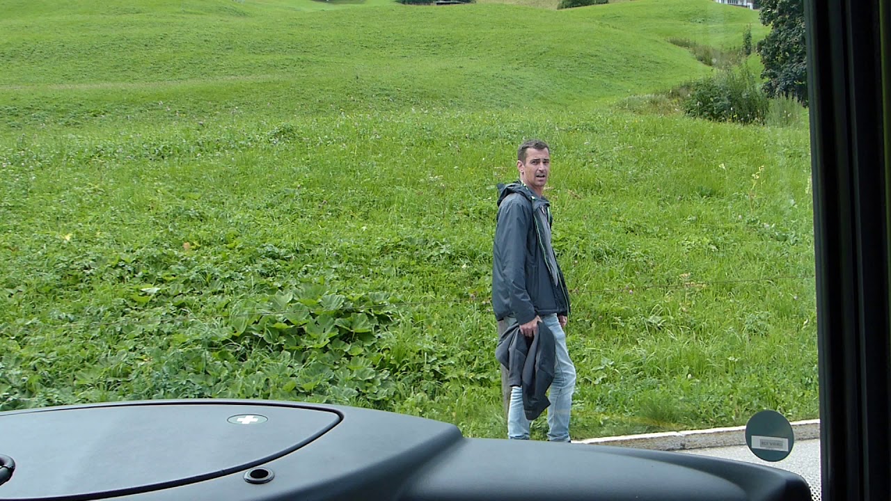 Kleinwalsertal, Walserbus Linie 4 von Höfle nach Mittelberg am 12/08/2017
