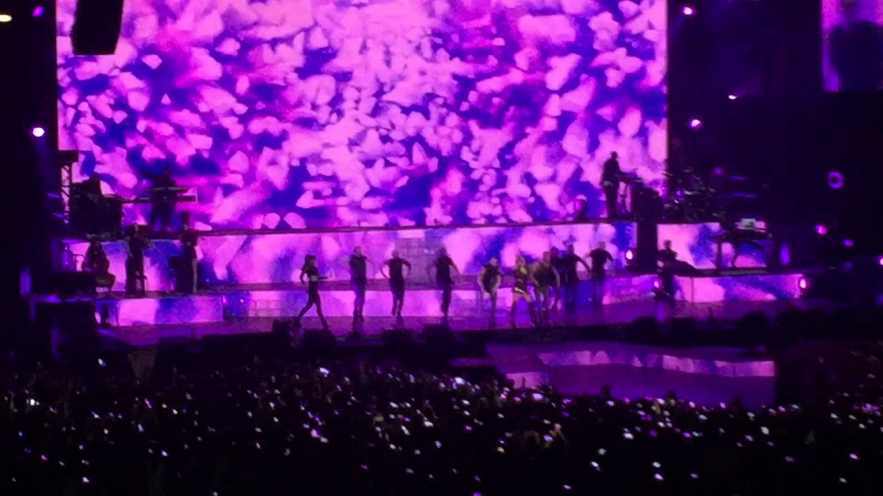 Apertura Honeymoon Tour Milano 25/05/15- Mediolanum forum ariana grande