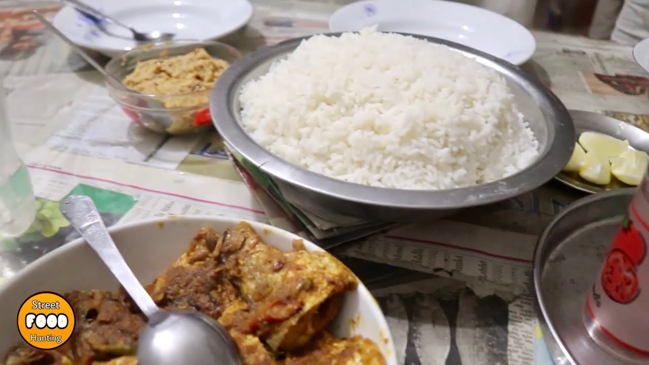 Eating Dinner(Rice/Chicken Curry/Fish Curry/Daal) With Friends at Prokrity's Home