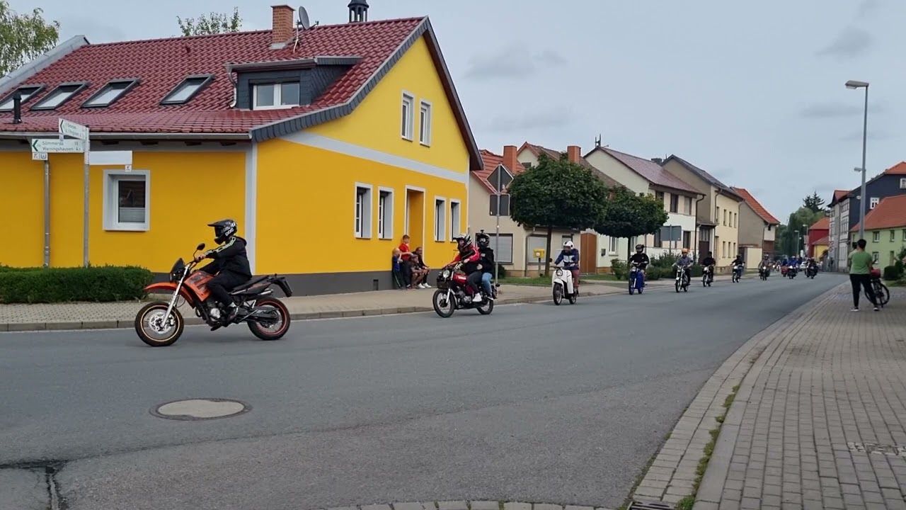 Ausfahrt Simson Treffen Riethnordhausen 2023