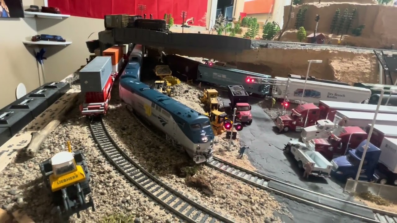 Testing iMove using 2 HO Scale GE P42 DCC Sound Diesel Locomotives pulling 7 passenger cars