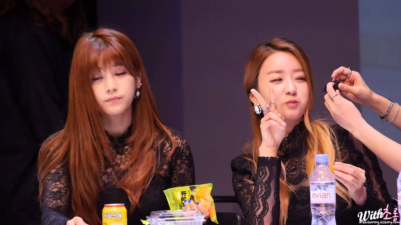 140517 신촌 팬사인회 초롱 보미 직캠(부제:톰제리는 영원하리)