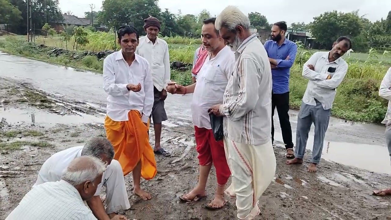 સથરા ગામ નુ  તળાવ 60 વીઘા માં છે