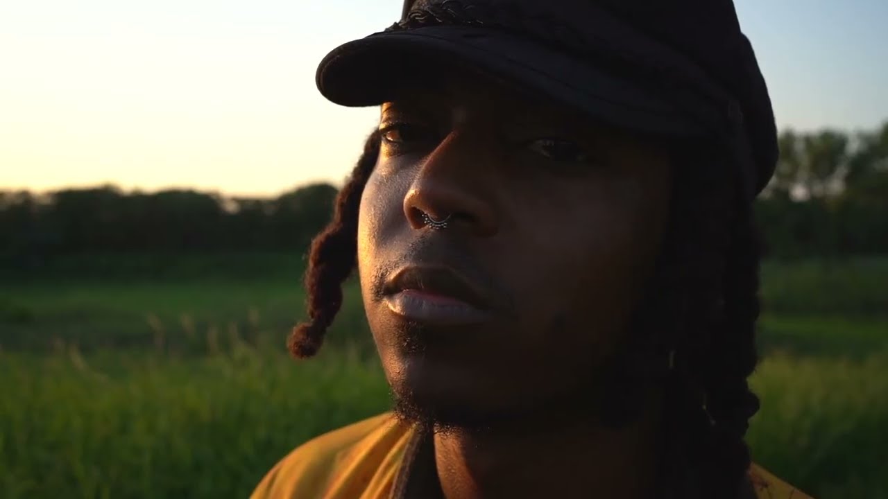 deM atlaS - Her (Official Video)