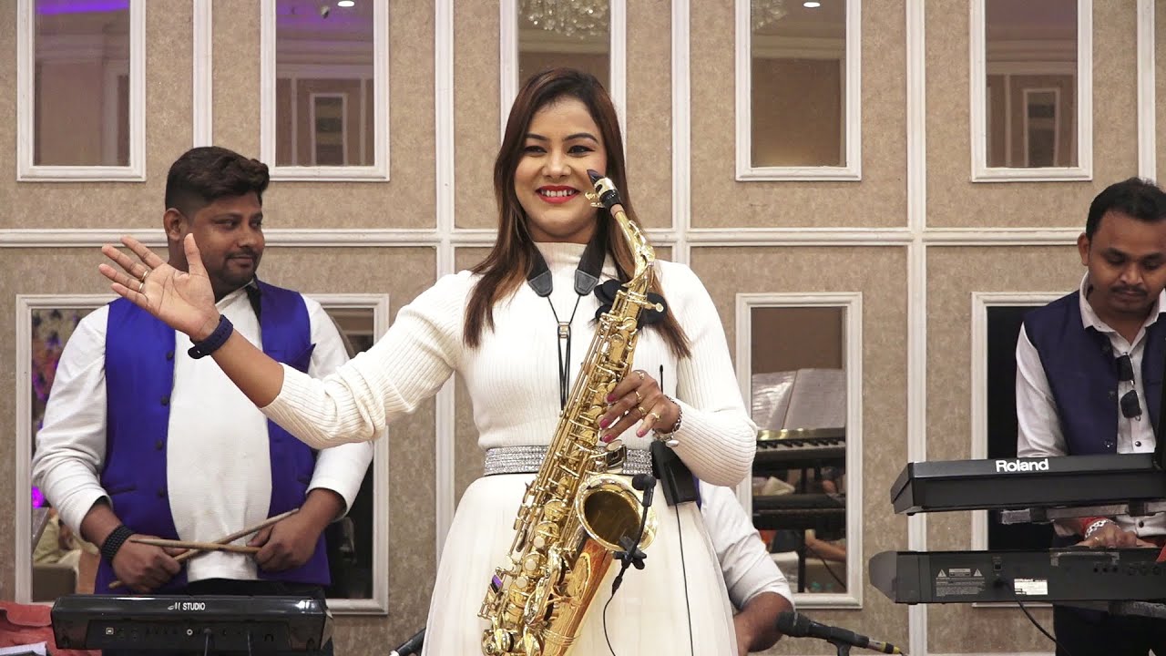 Tujhe Dekha Toh Yeh Jana Sanam | Saxophone Queen Lipika Samanta | Lata, Kumar Sanu | Saxophone Music