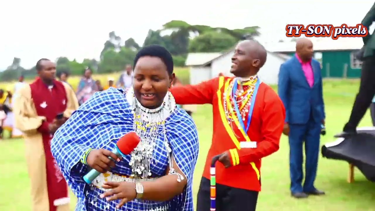 Daniel Naanyu Mollel (Papa Njooki Nkera) kwenye ordination ya Rev Musa Kennedy Kutoka KeNya
