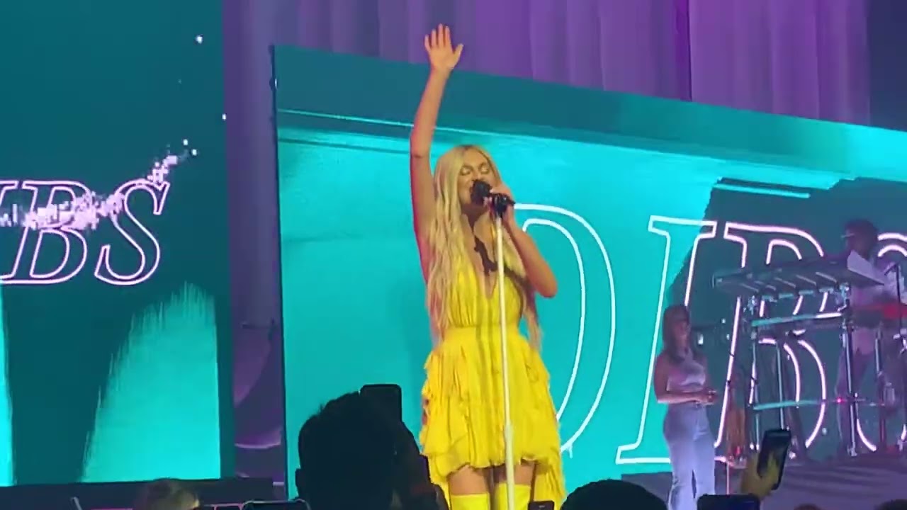 Kelsea Ballerini - Love me like you mean it/Dibs/Yeah boy ( Chicago 2022)