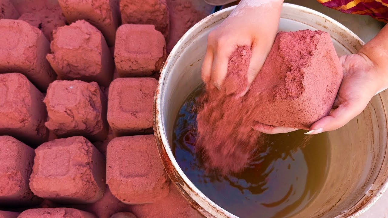 Dusty soft silky red dirt whoelcrush in water bucket+dipping 🤤💯