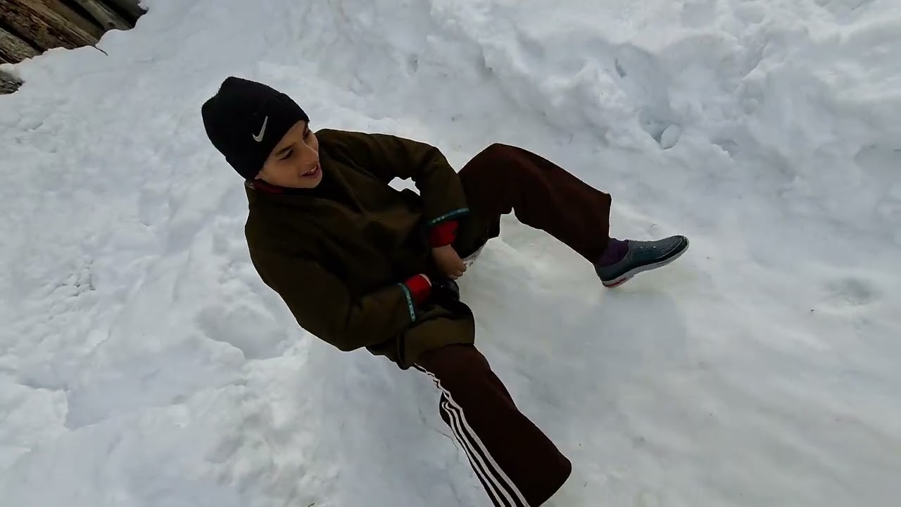 New snowfall sladeing short vlog