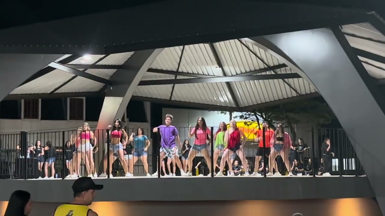 Remix Anitta das antigas // Grupo de dança Avante ANGATUBA SP 