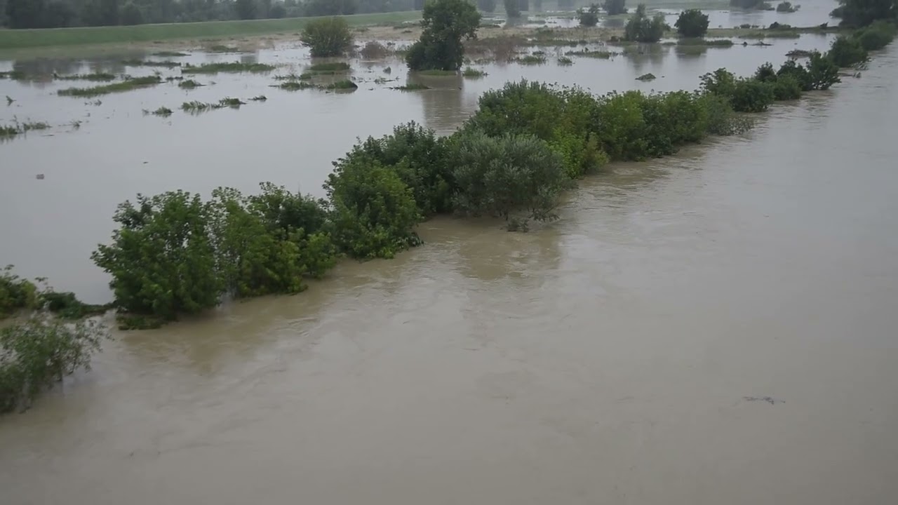 Sava je poplavila nasip ispod Domovinskog mosta