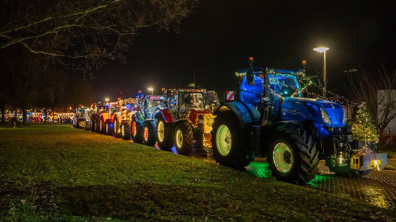 Magische Lichtjestour Swifterbant: Verlichte tractoren rijden door het dorp