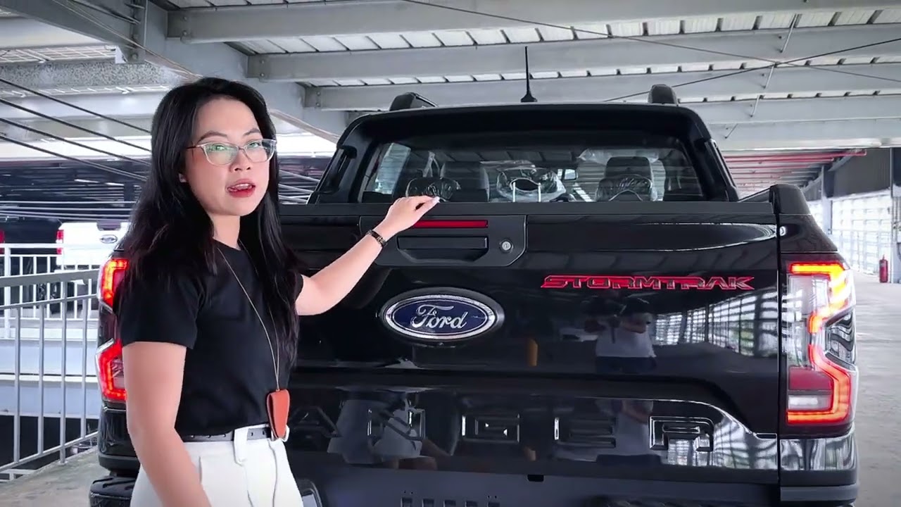 Bán tải nhập Thái Ford Ranger Stormtrak 2026 màu Đen giao ngay trước Tết | Gái Mê Xe