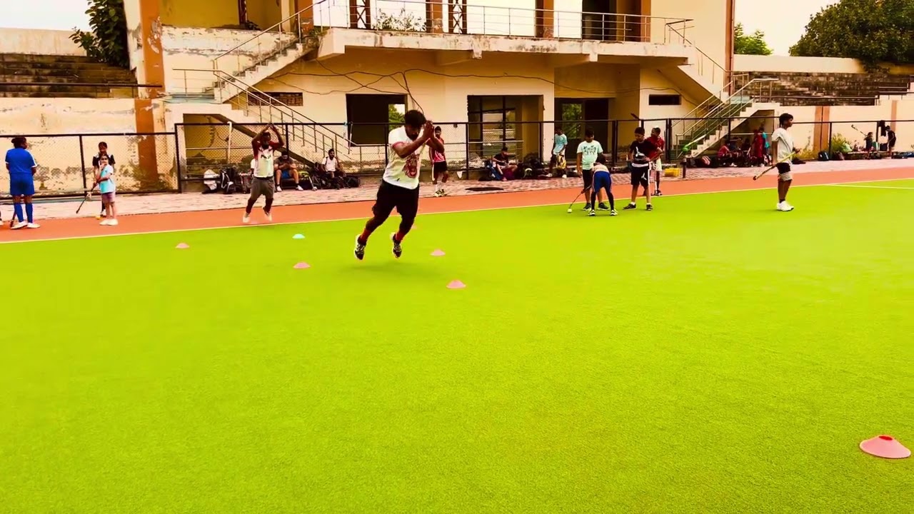 Footwork of senior player #2024 #hockeyedumpiring #fieldhockey #fieldhockeyplayer #hockeyplayer