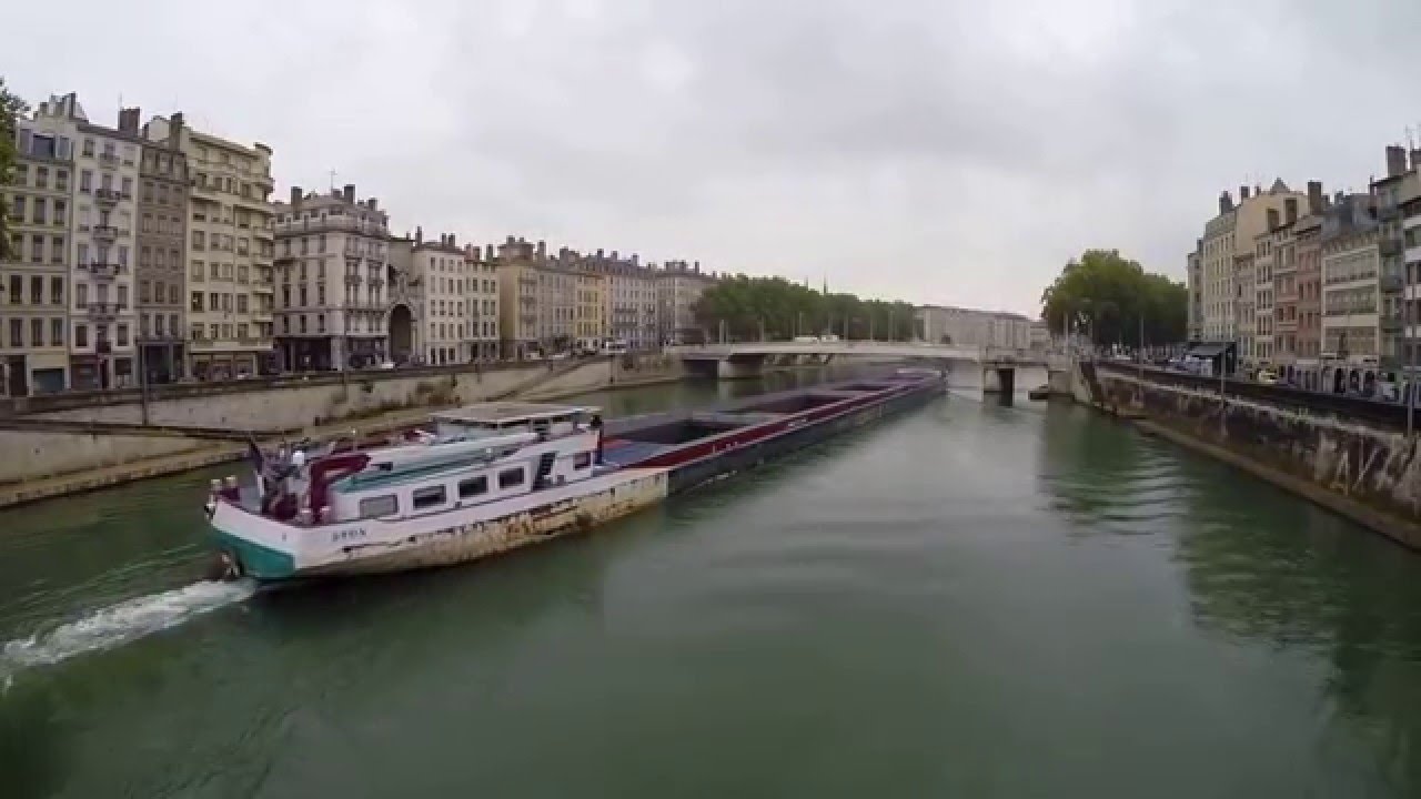 Un bateau sur la Saône