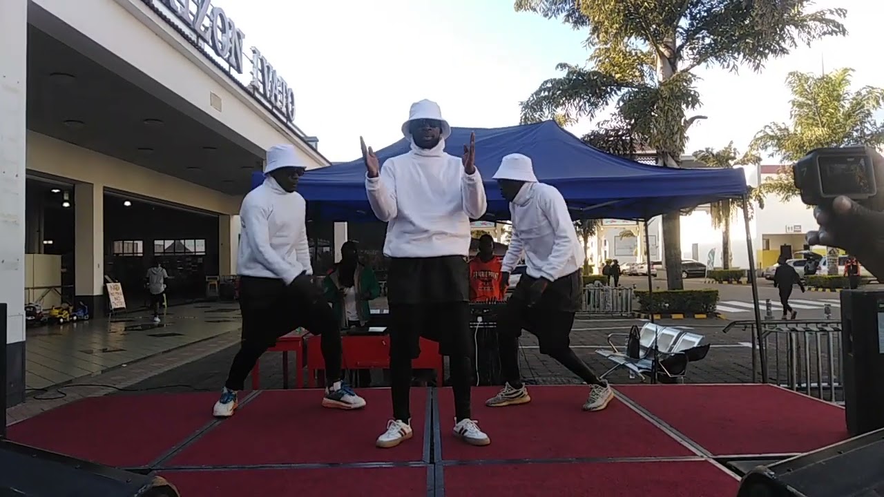 Best Robotic dancers in Zimbabwe. #ROBOTIC CREW
