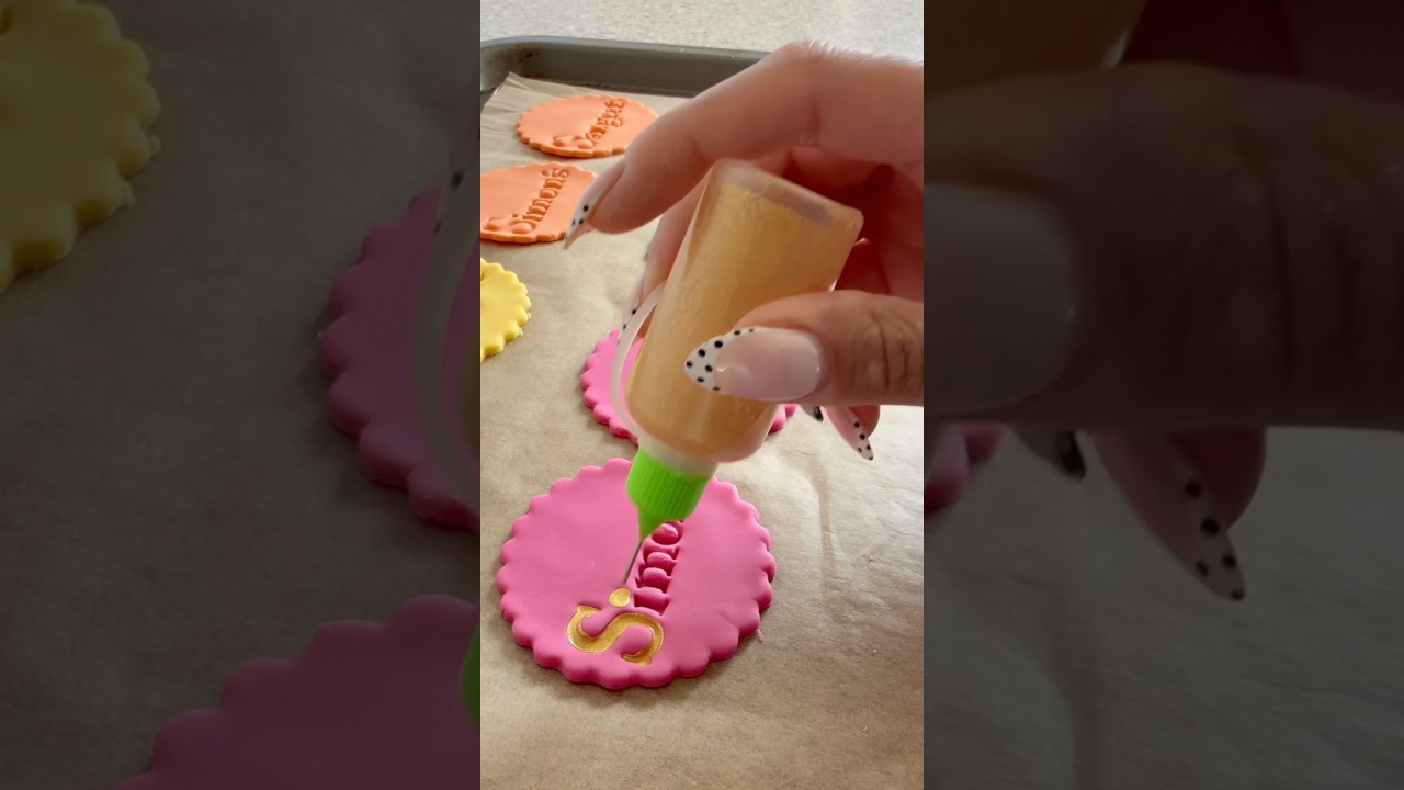 Fondant cupcake toppers 