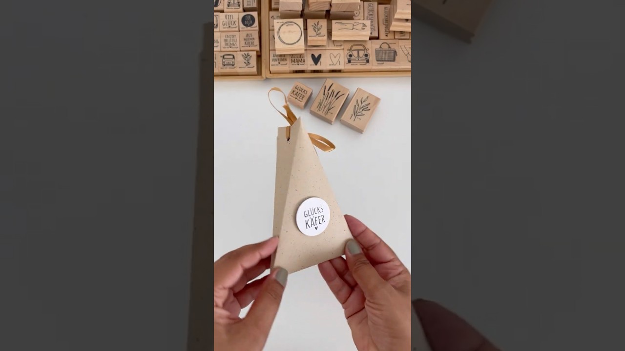 Kleine Aufmerksamkeiten - Mitbringsel selber basteln - Dreiecksschachtel #bastelanleitung  #diy