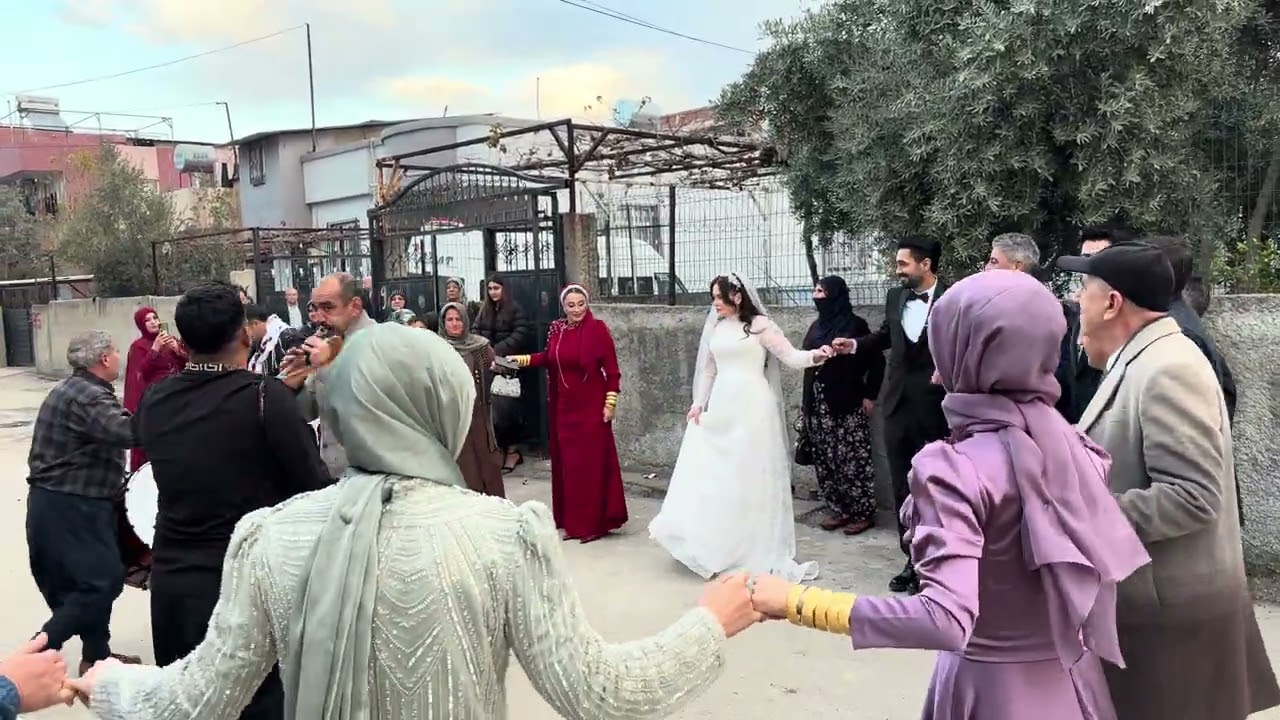 Adana’dan Elazığ’a selamlar Elazığ düğünü yansın Çukurova 😎iyi seyirler 