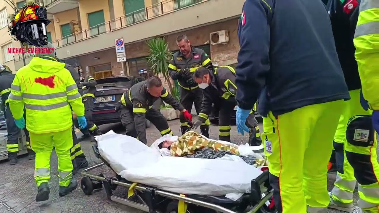Vigili del fuoco Palermo: [SOCCORSO A PERSONA OBESA] 1A + AS1 + S.A.F + 2 AMBULANZE 