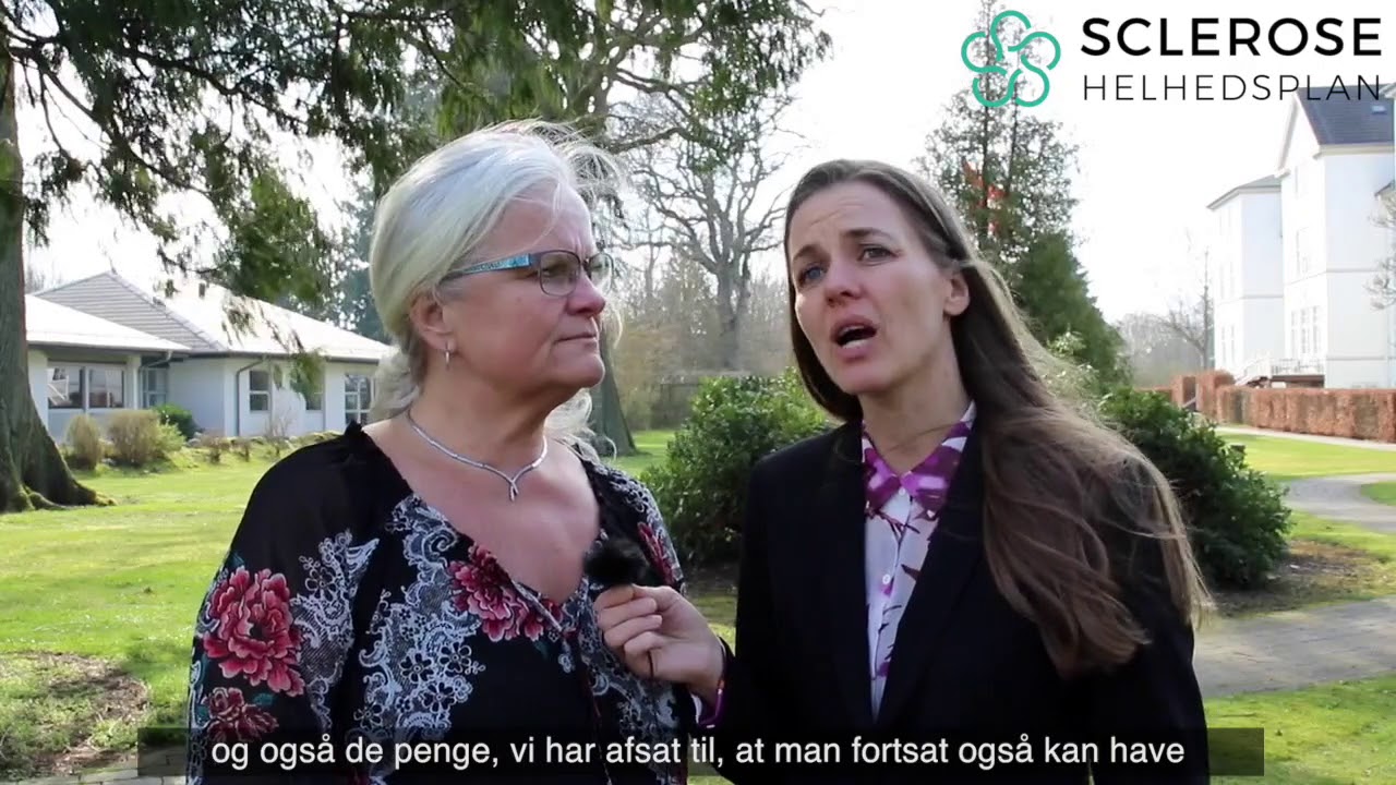 HELHEDSPLAN: Ellen Trane Nørby og Liselott Blixt på besøg på Sclerosehospitalet i Haslev