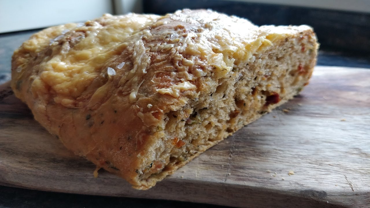 Panasonic SD-2500, Heerlijk Italiaans borrelbrood met olijven, zongedroogde tomaten, zeezout en kaas
