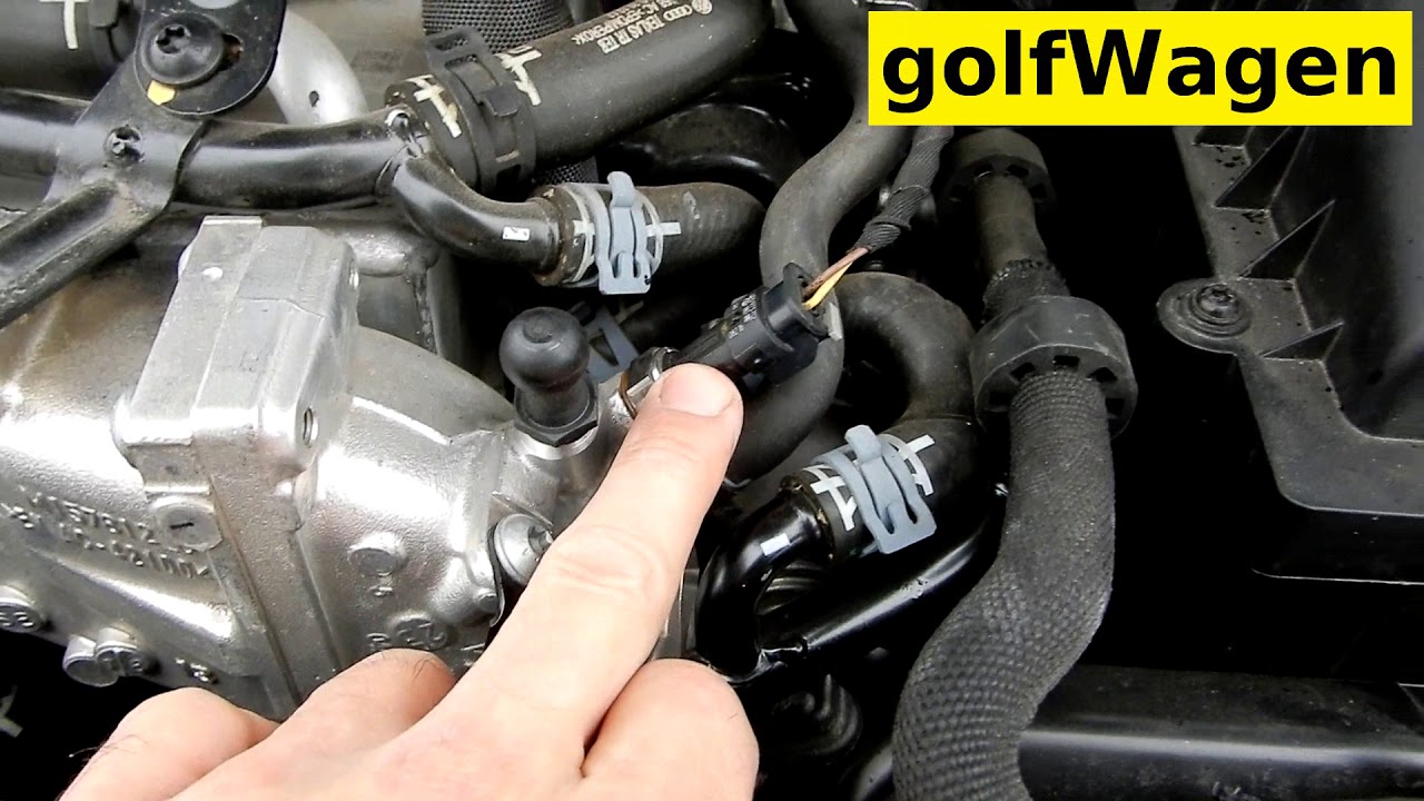 Замена датчика температуры всасываемого воздуха VW Golf 7 P00A3 P007D