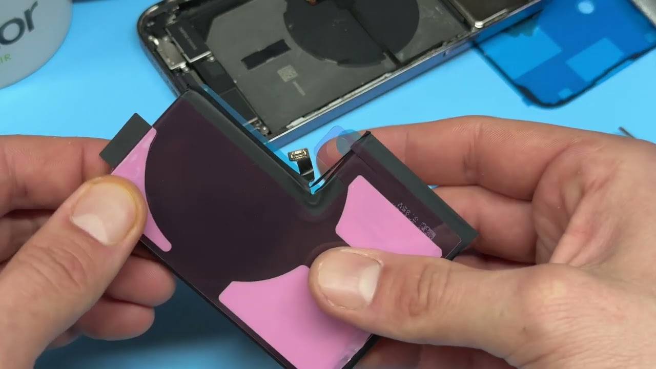 Замена аккумулятора iPhone 14 Pro Max: восстановите мощность своего устройства с помощью этого ру...