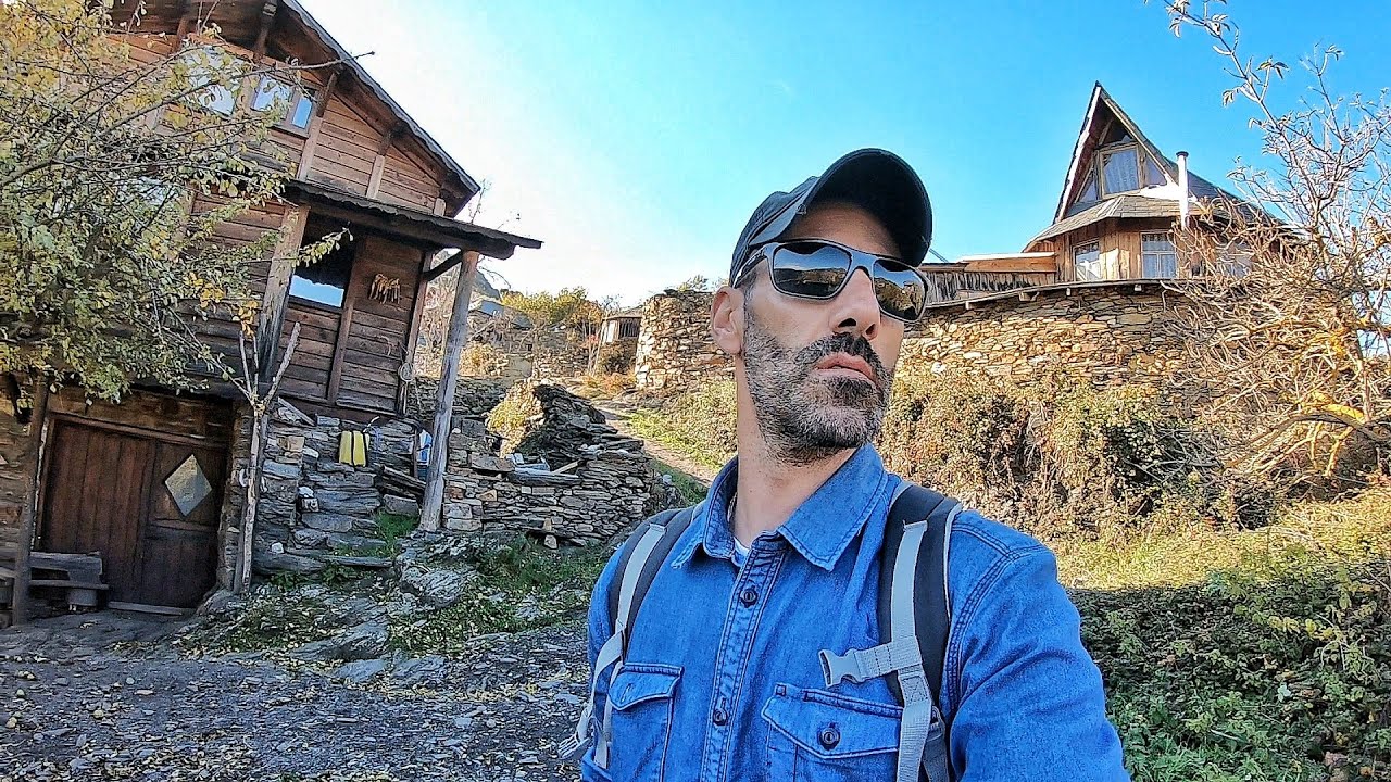 el PUEBLO HIPPIE que solo se llega caminando🚶‍♂️ 🇪🇸
