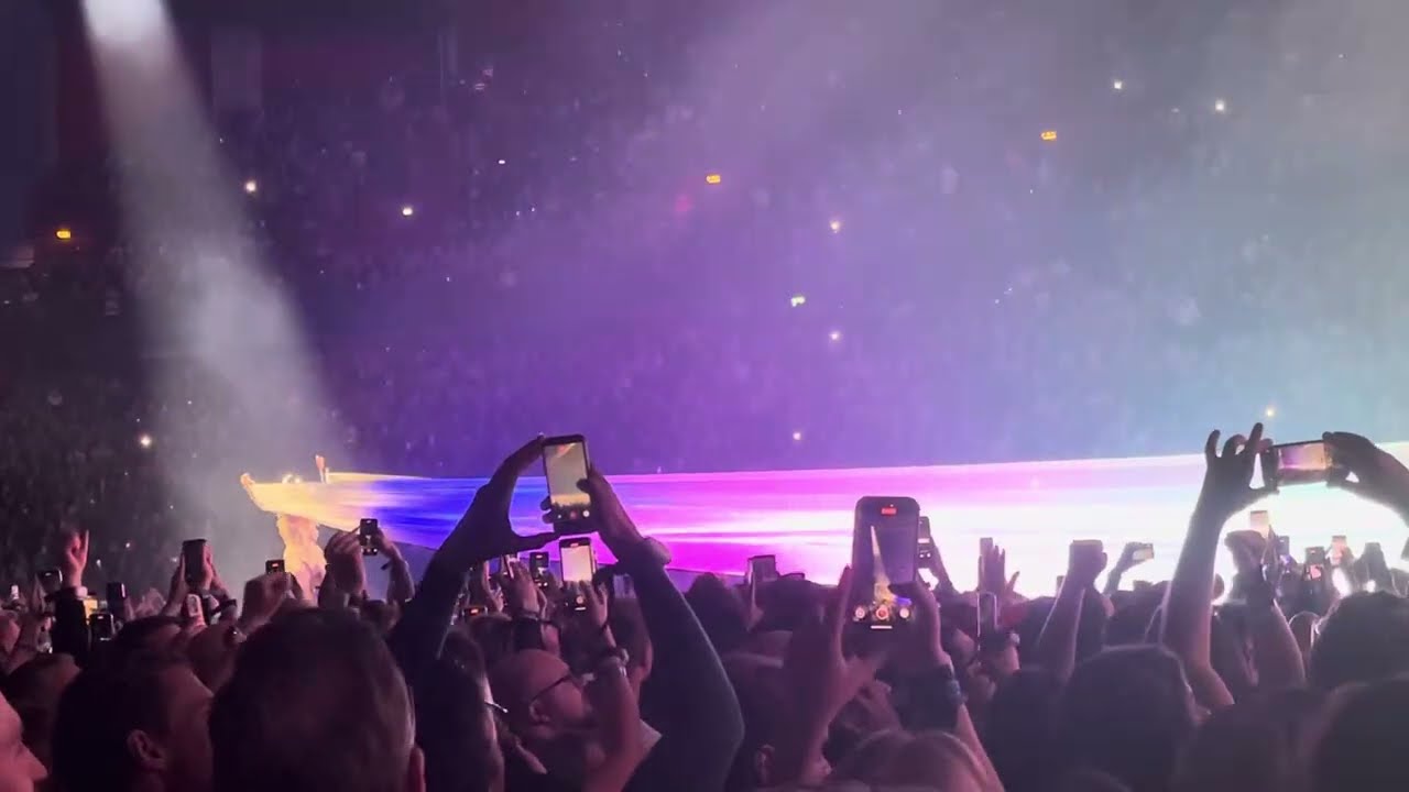Lady Gaga - Paparazzi  - The Mayhem Ball - Live in Stockholm, Sweden 15/10 2025