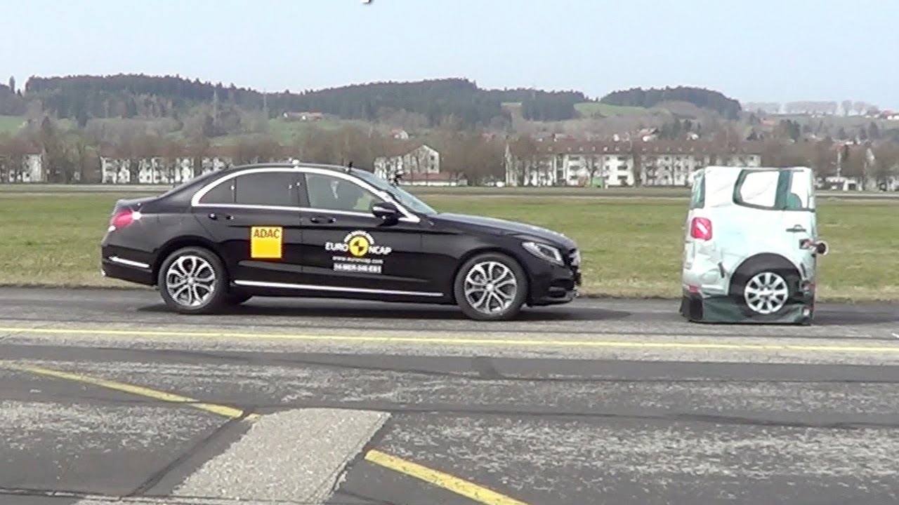Mercedes C-Class (2014) - Autonomous Emergency Braking test