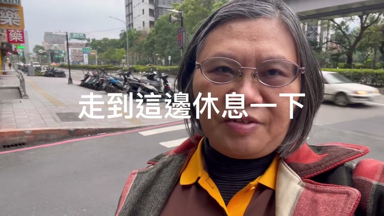 今天是2月8日，禮拜天，今天氣溫下降，有寒流，還蠻冷的。我們今天的晚餐，我煮臘肉，煎蔥蛋，炒萵苣。