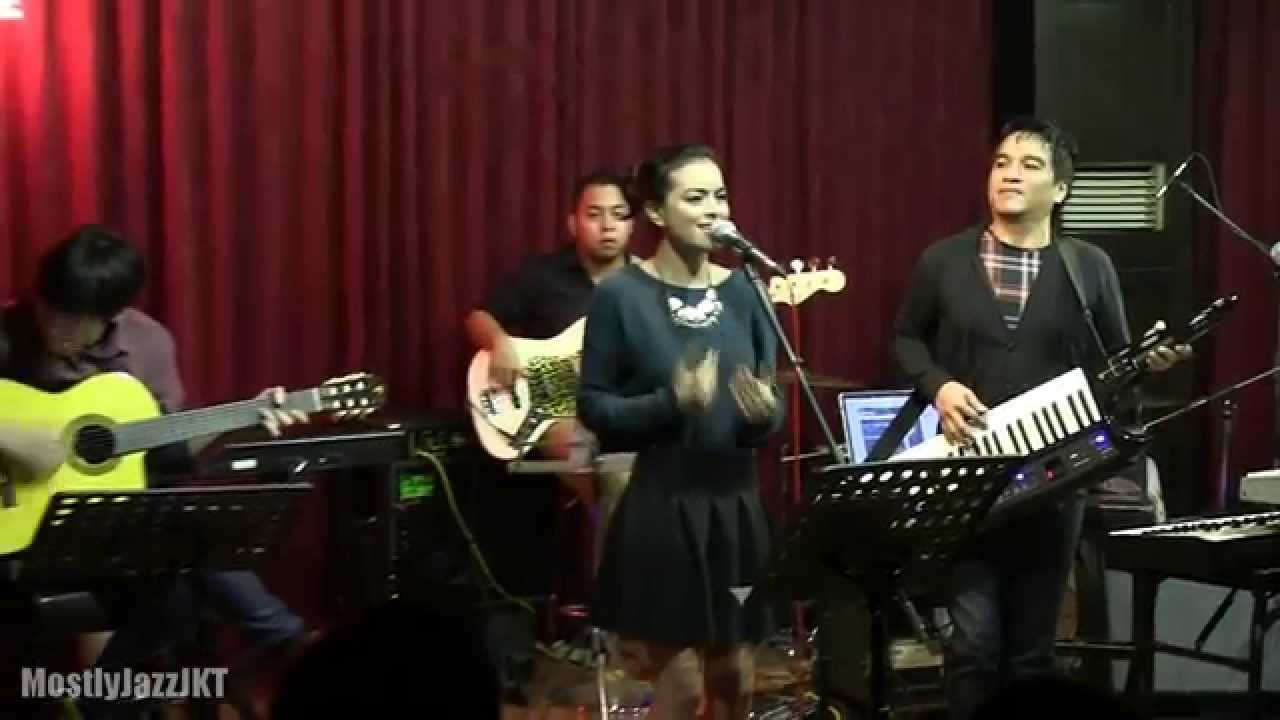 Indra Lesmana ft. Eva Celia - Terbunuh Sepi ~ Dan @ Mostly Jazz 31/01/14 [HD]