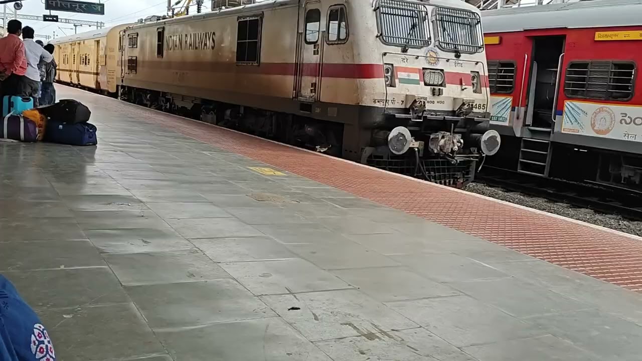One day  at pothanur railway station 🤍💙 