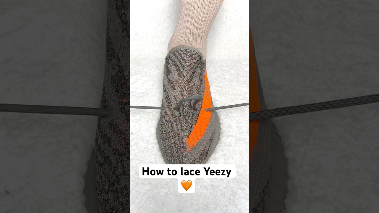 How to lace Yeezy Boost V2#viralvideo #foryou #vibes #fyp #lace #shoelace #yeezy #kanyewest #adidas